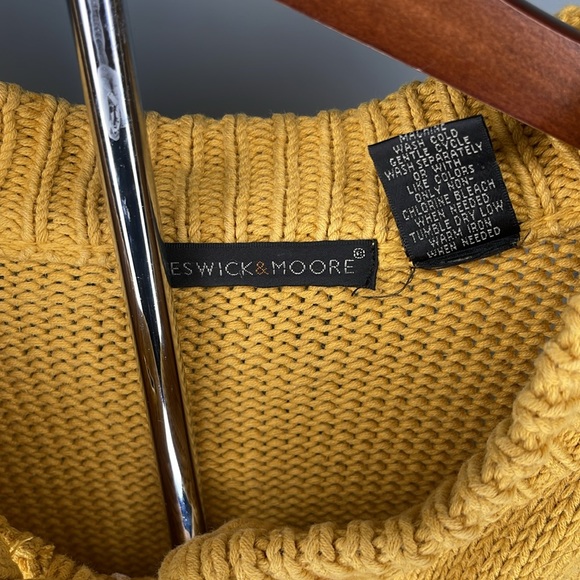 Women’s Yellow Cardigan - Size Small - Picture 6 of 6